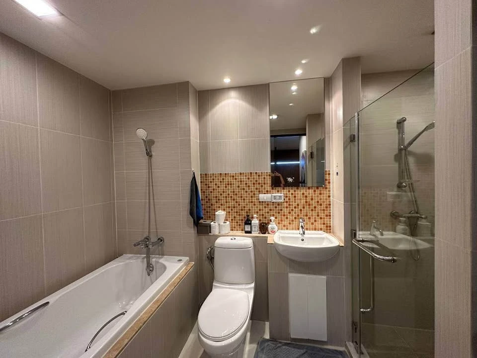 Condo for rent at The Alcove Sukhumvit 49. Ready to move in, fully furnished. Just bring your belongings! Don't wait!