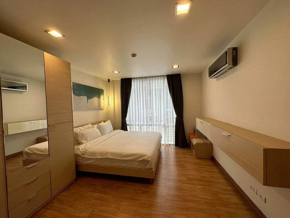 Condo for rent at The Alcove Sukhumvit 49. Ready to move in, fully furnished. Just bring your belongings! Don't wait!