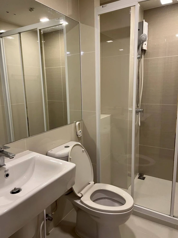 For rent condo The Collect Ratchada 32 ห้องน่าอยู่ เฟอร์ เครื่องใช้ไฟฟ้าครบ ลากกระเป๋าเข้าอยู่ได้เลย