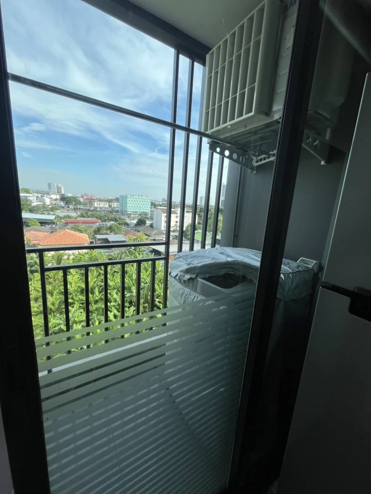 Condo for rent: The One Plus D Huamak 12. Each unit is partitioned into separate, well-defined zones. Great value! Book now, don't wait!