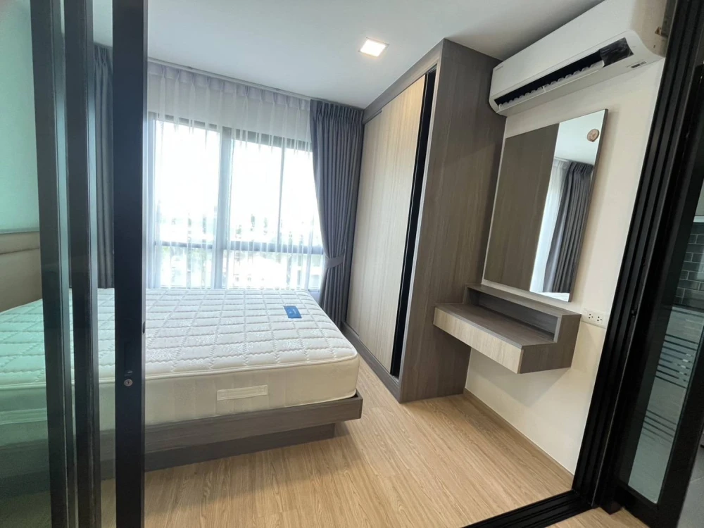 Condo for rent: The One Plus D Huamak 12. Each unit is partitioned into separate, well-defined zones. Great value! Book now, don't wait!