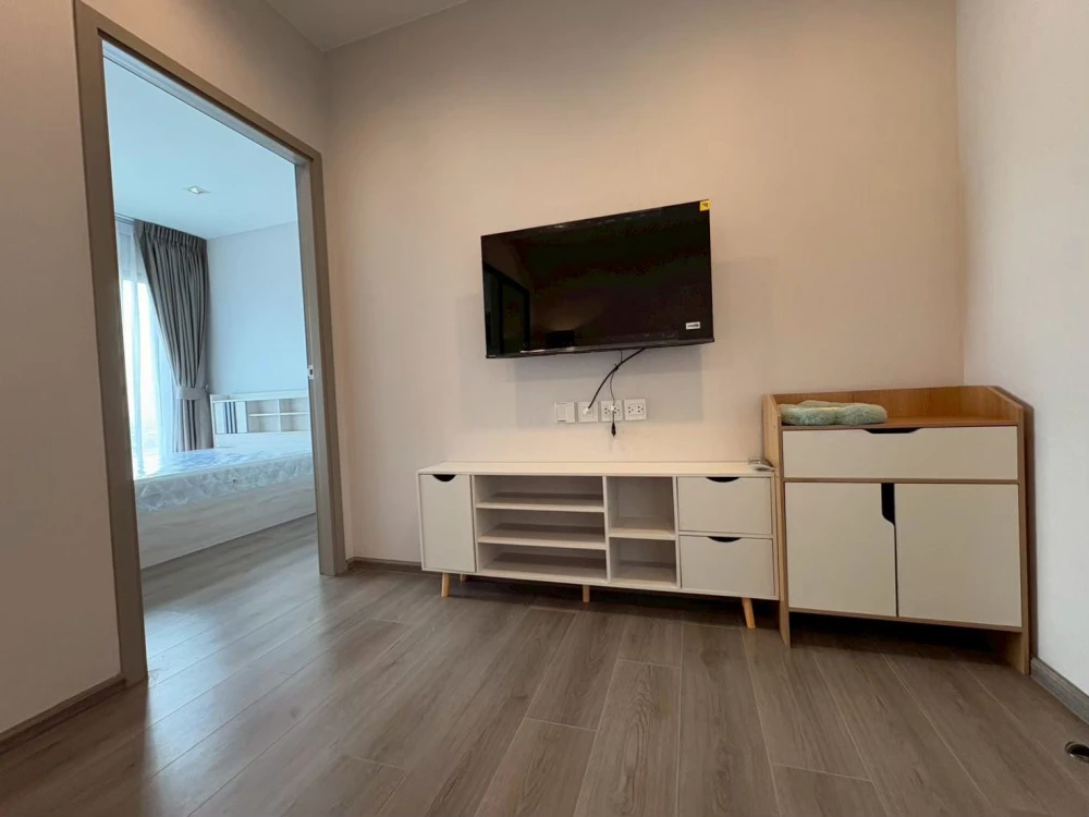 For rent condo The Politan Aqua, 50th floor, has a river view, open, unblocked view, plus a great price. If you miss it, you'll regret it.