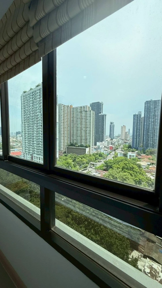 For rent condo Lumpini Ville Sukhumvit 77, room ready to move in. Satisfying usable space Complete amenities, come book now.