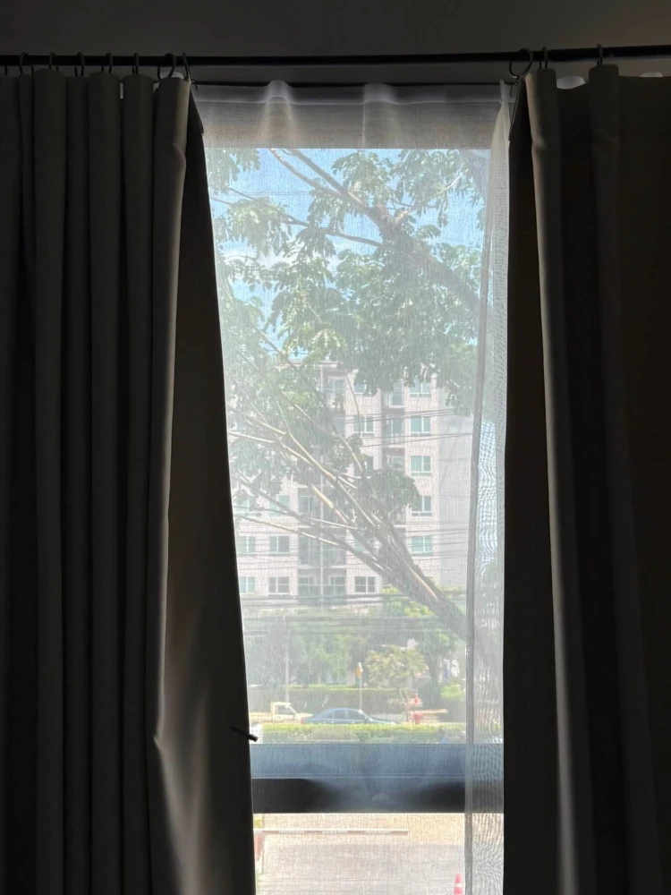 Condo for rent, Air Ladkrabang. The room is partitioned into separate, clearly defined zones. Great value! Book now! Don't miss this opportunity!