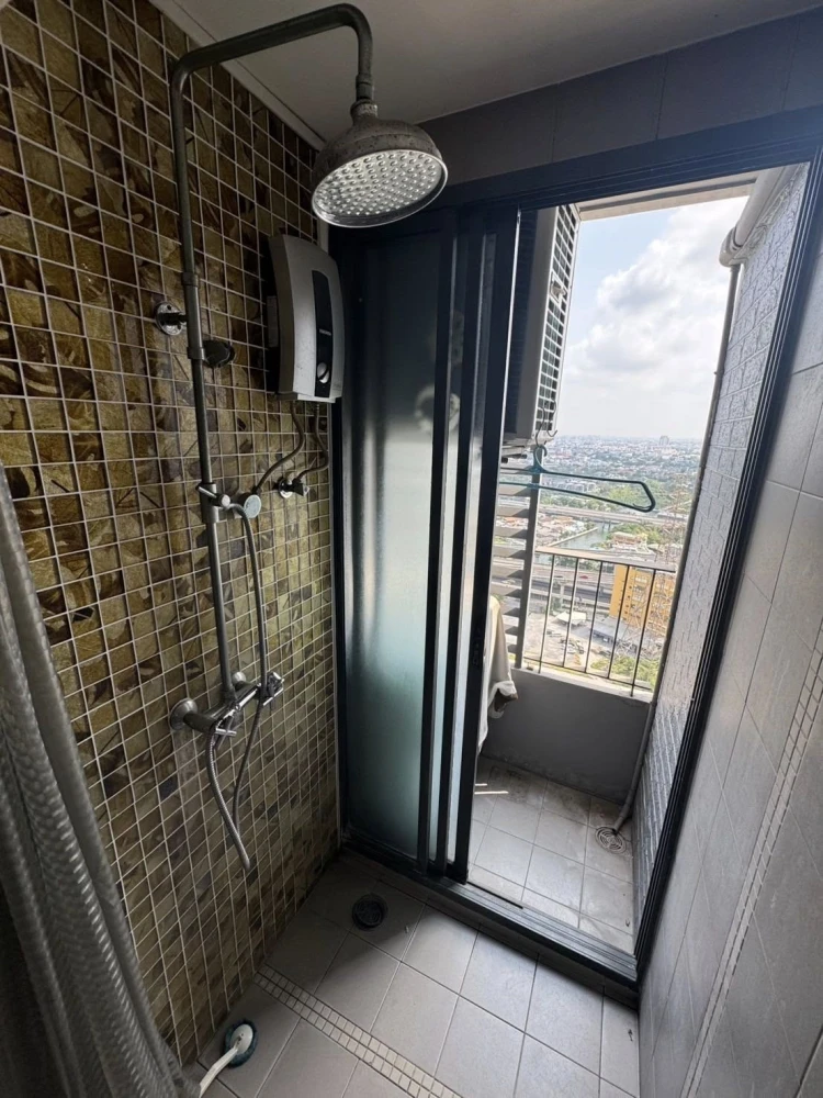 For rent Fuse Mobius Ramkhamhaeng Station, a nice room, well separated, good price, book now, don't wait.