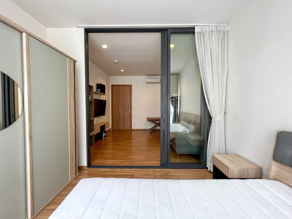 For rent Hasu Haus, a cozy decorated room with complete facilities. If you don't book, you'll regret it later.