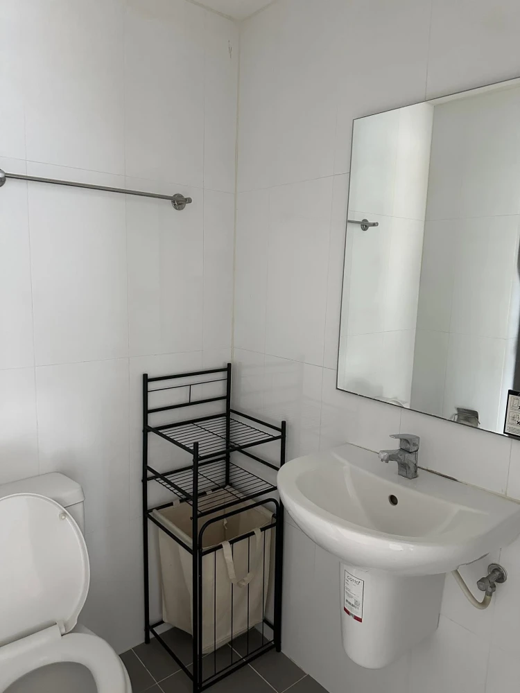 For rent I codo salaya ห้องกั้นแยกเป็นสัดส่วน แบ่งโซนลงตัว ราคาดี ไม่จองแล้วจะเสียดายทีหลัง