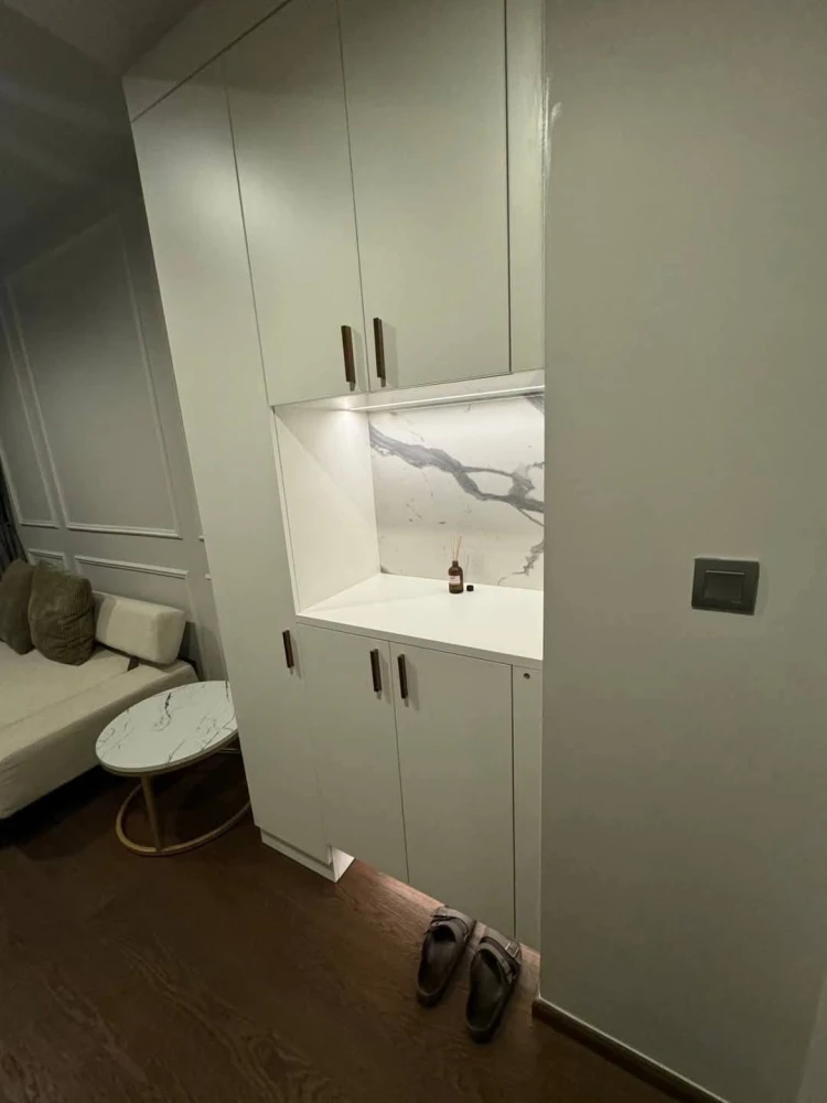 For rent IDEO Q Sukhumvit 36, decorated room, built in throughout the room, 17th floor, high view, must book now, don't wait.