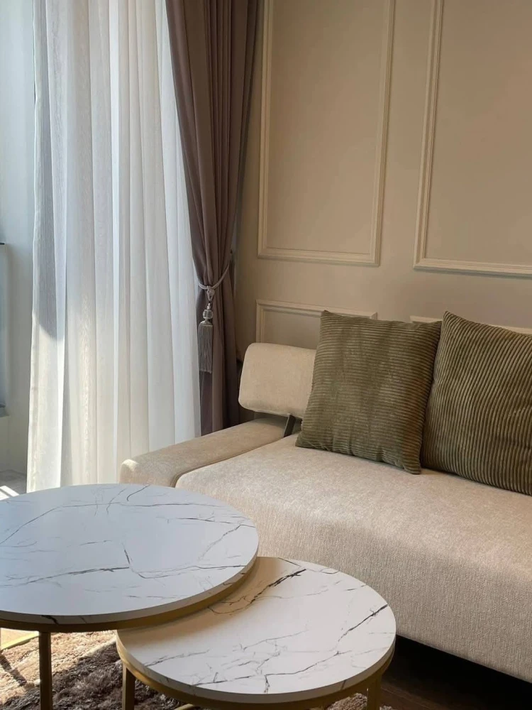 For rent IDEO Q Sukhumvit 36, decorated room, built in throughout the room, 17th floor, high view, must book now, don't wait.