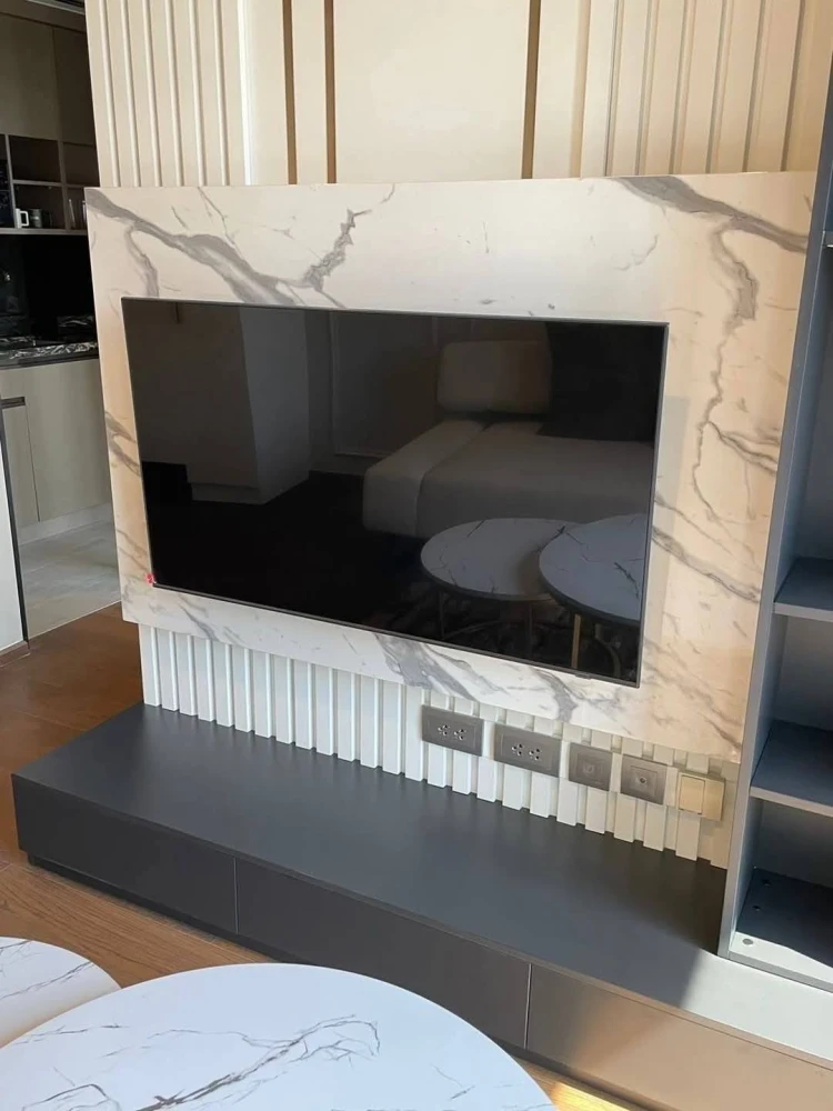 For rent IDEO Q Sukhumvit 36, decorated room, built in throughout the room, 17th floor, high view, must book now, don't wait.