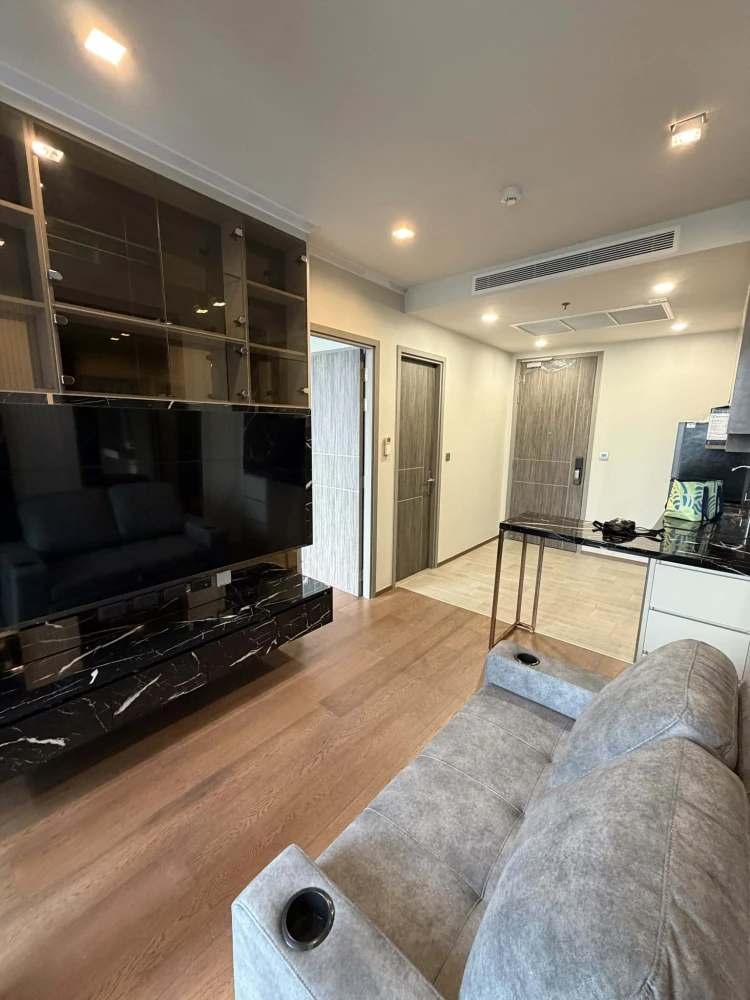 For rent: Ideo Q Victory, beautifully decorated unit with full built-in furniture and appliances. Just bring your suitcase and move in!