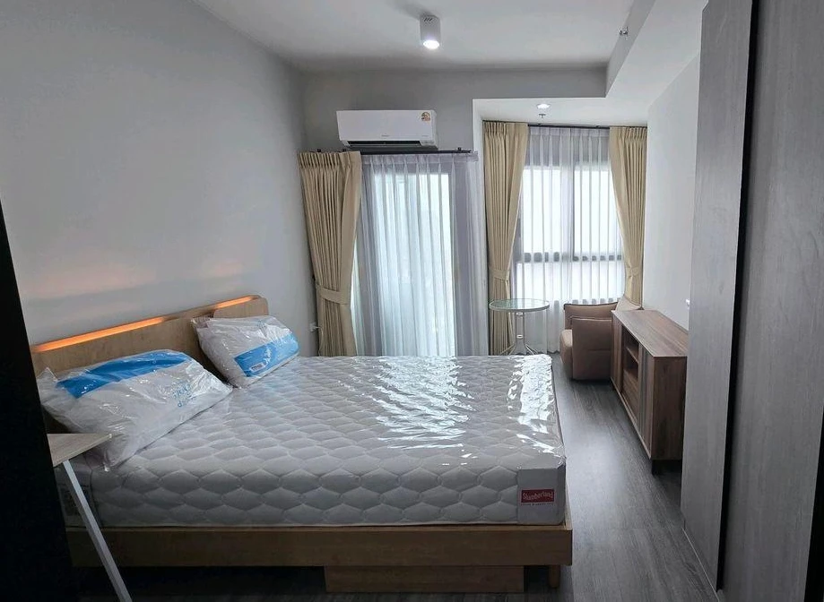 For rent Ideo Ramkhamhaeng - Lam Sali Station ห้องน่าอยู่ เฟอร์ เบครื่องใช้ไฟฟ้าครบ ลากกระเป๋าเข้าอยู่ได้เลย