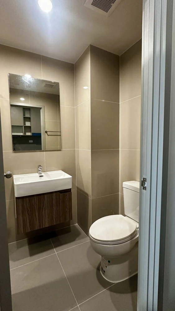 Down payment sale IDEO Ramkhamhaeng - Lam Sali Station, high floor room, good location, next to the fire escape, must reserve like this.