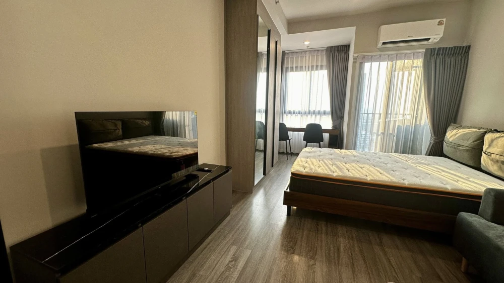 Down payment sale IDEO Ramkhamhaeng - Lam Sali Station, high floor room, good location, next to the fire escape, must reserve like this.