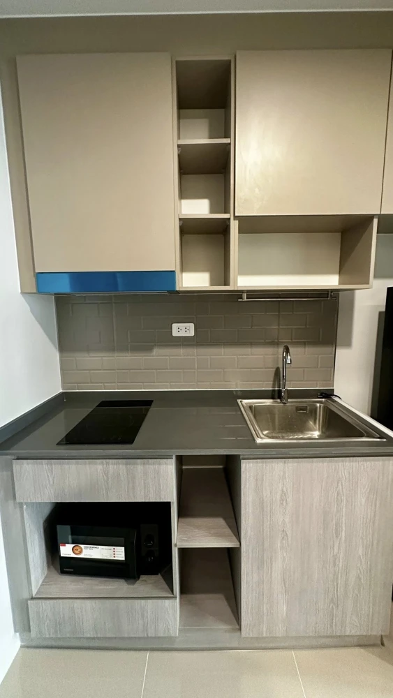 Down payment sale IDEO Ramkhamhaeng - Lam Sali Station, high floor room, good location, next to the fire escape, must reserve like this.