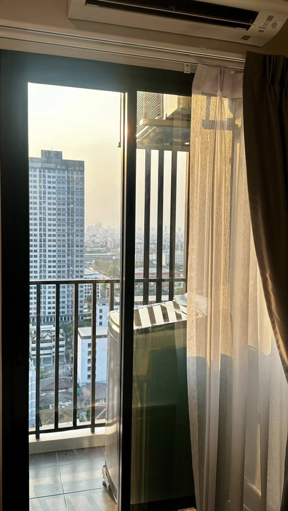 Down payment sale IDEO Ramkhamhaeng - Lam Sali Station, high floor room, good location, next to the fire escape, must reserve like this.