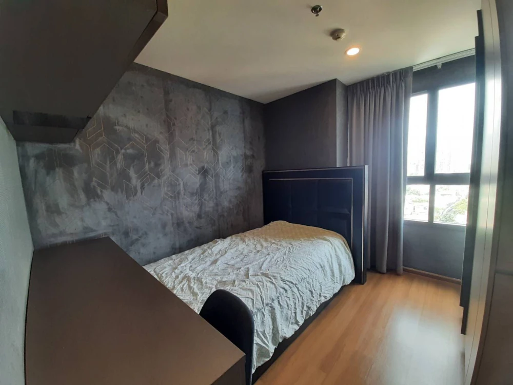 For rent Ideo Ratchada-Sutthisan, corner room with privacy, clearly divided zones, come and reserve it now.