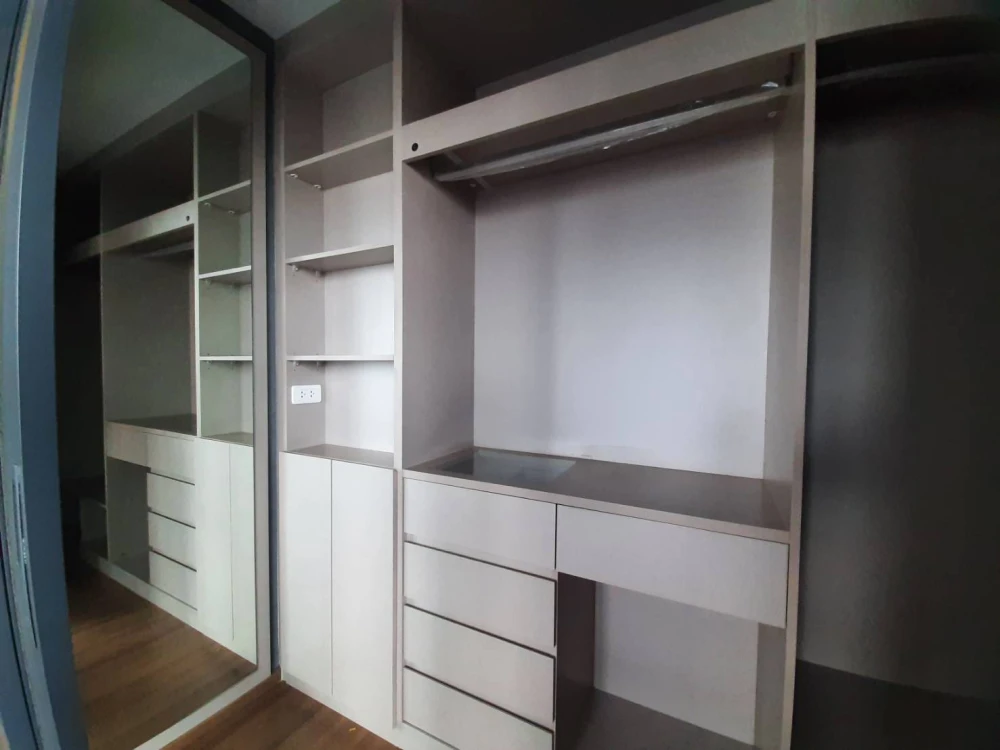 For rent Ideo Ratchada-Sutthisan, corner room with privacy, clearly divided zones, come and reserve it now.