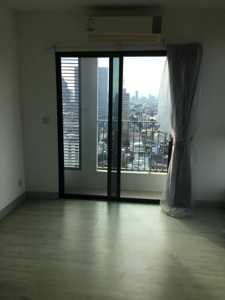 For rent Ideo Sathorn-Taksin ห้องเปล่า มาพร้อมพื้นที่ใช้สอยจุใจ สายแต่งห้องไม่ควรพลาด