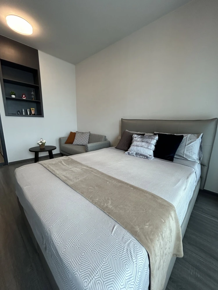FOR RENT: IDEO Sukhumvit Rama 4. A lovely unit on the 27th floor offering high-rise views and fully equipped facilities. Book now! images