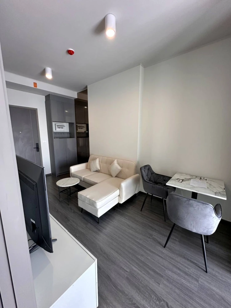 For Rent IDEO Sukhumvit rama4, 17th floor, city view, decorated room, built-in, ready to move in, hurry to move in
