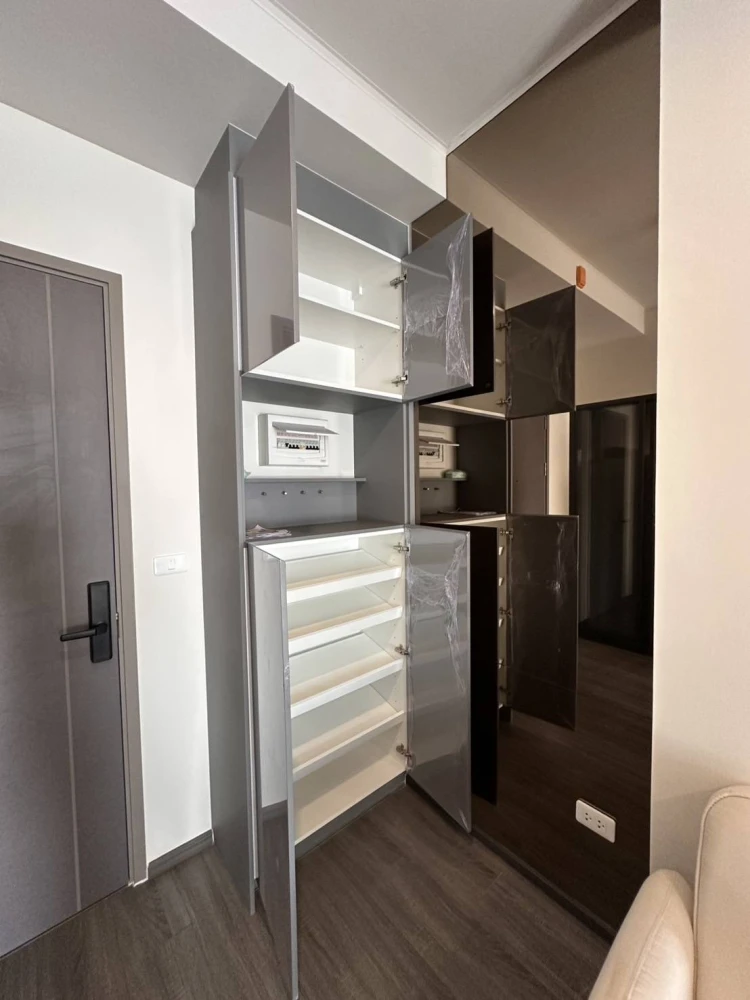 For Rent IDEO Sukhumvit rama4, 17th floor, city view, decorated room, built-in, ready to move in, hurry to move in