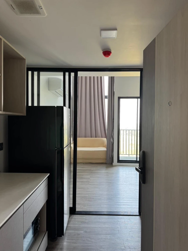 For rent Kave Mutant Salaya, a nice room, complete with furniture and electrical appliances, just drag your bags and move in.