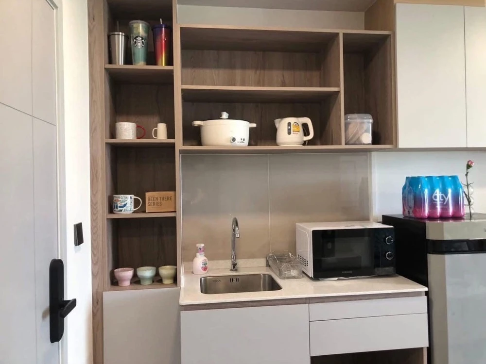 For rent KAVE Town Colony, furnished room, ready to move in, facilities, hurry and book before you miss the opportunity.