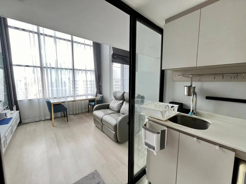 For rent Knightsbridge Prime Sathorn, 40th floor, high view, lots of usable space. If you don't book, you'll regret it.