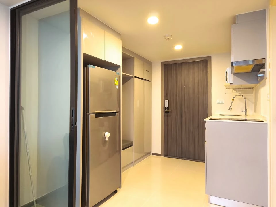 FOR RENT Knightsbridge Space Rama 9 ห้องพร้อมอยู่ เฟอร์ เครื่องใช้ไฟฟ้าครบ รีบมาจับมาจองเลยจ้า อย่าพลาด