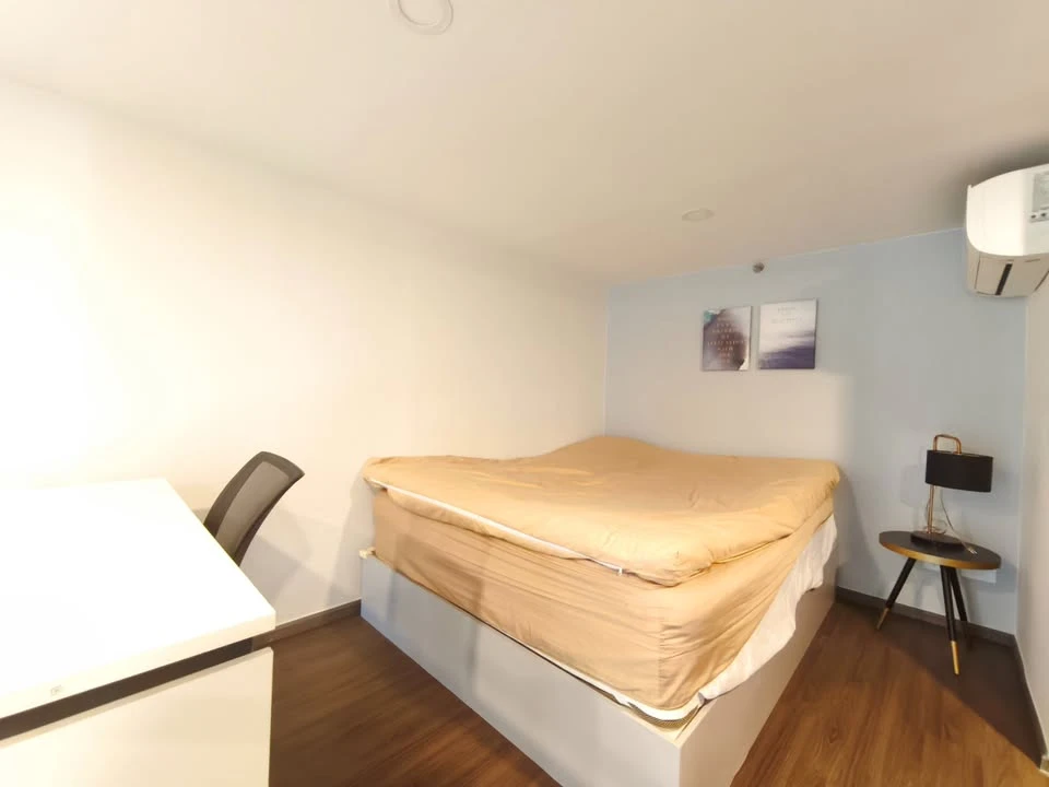 FOR RENT Knightsbridge Space Rama 9 ห้องพร้อมอยู่ เฟอร์ เครื่องใช้ไฟฟ้าครบ รีบมาจับมาจองเลยจ้า อย่าพลาด