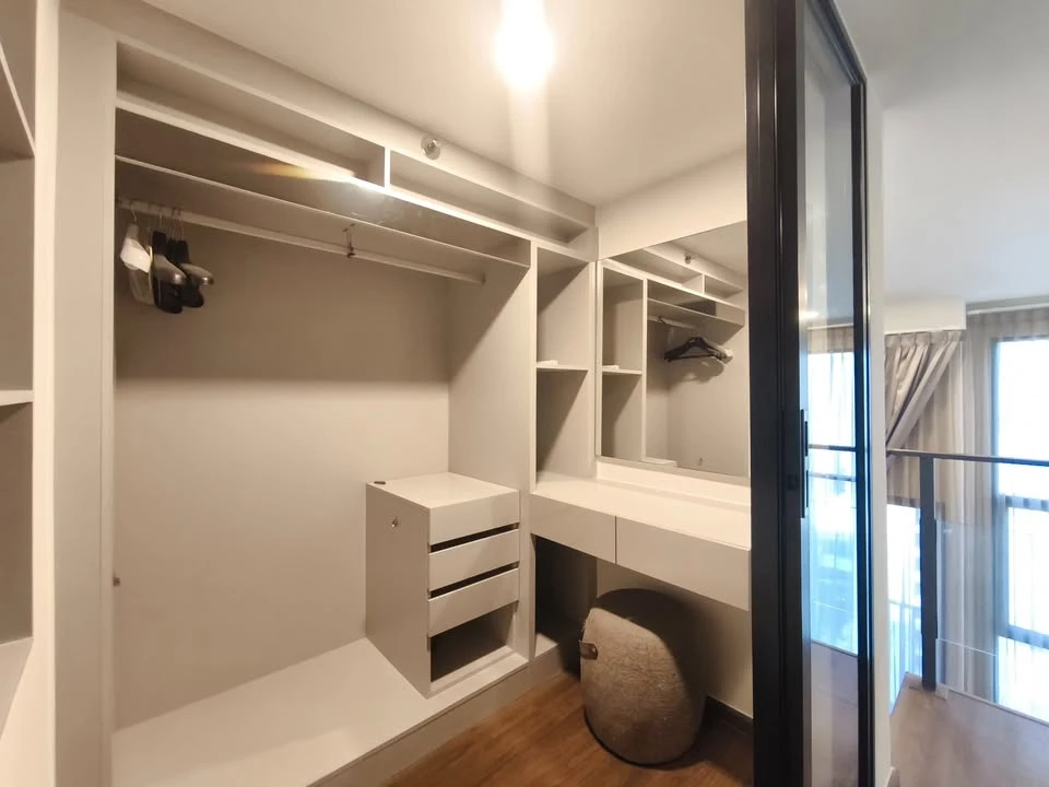 FOR RENT Knightsbridge Space Rama 9 ห้องพร้อมอยู่ เฟอร์ เครื่องใช้ไฟฟ้าครบ รีบมาจับมาจองเลยจ้า อย่าพลาด