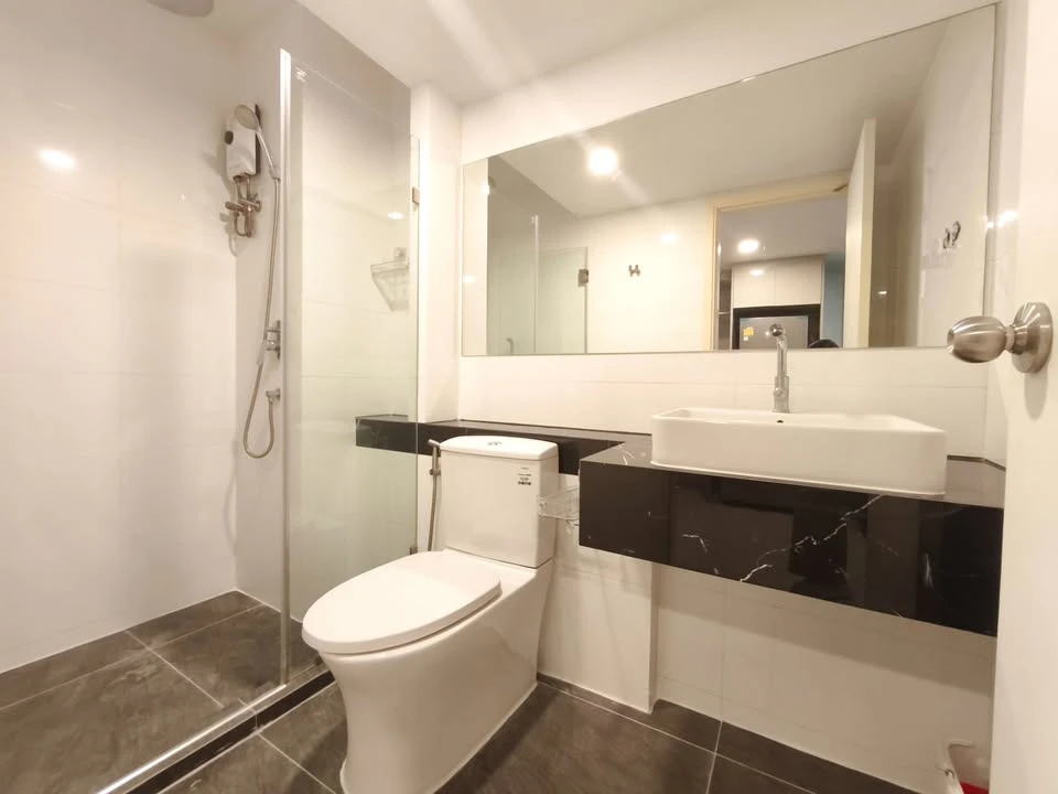 FOR RENT Knightsbridge Space Rama 9 ห้องพร้อมอยู่ เฟอร์ เครื่องใช้ไฟฟ้าครบ รีบมาจับมาจองเลยจ้า อย่าพลาด