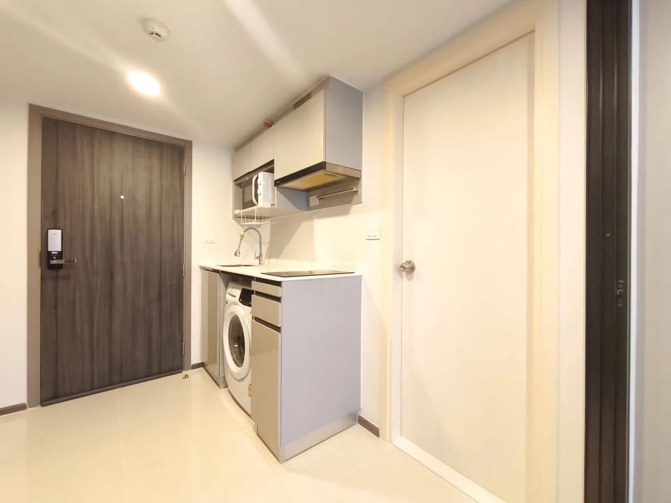 FOR RENT Knightsbridge Space Rama 9 ห้องพร้อมอยู่ เฟอร์ เครื่องใช้ไฟฟ้าครบ รีบมาจับมาจองเลยจ้า อย่าพลาด