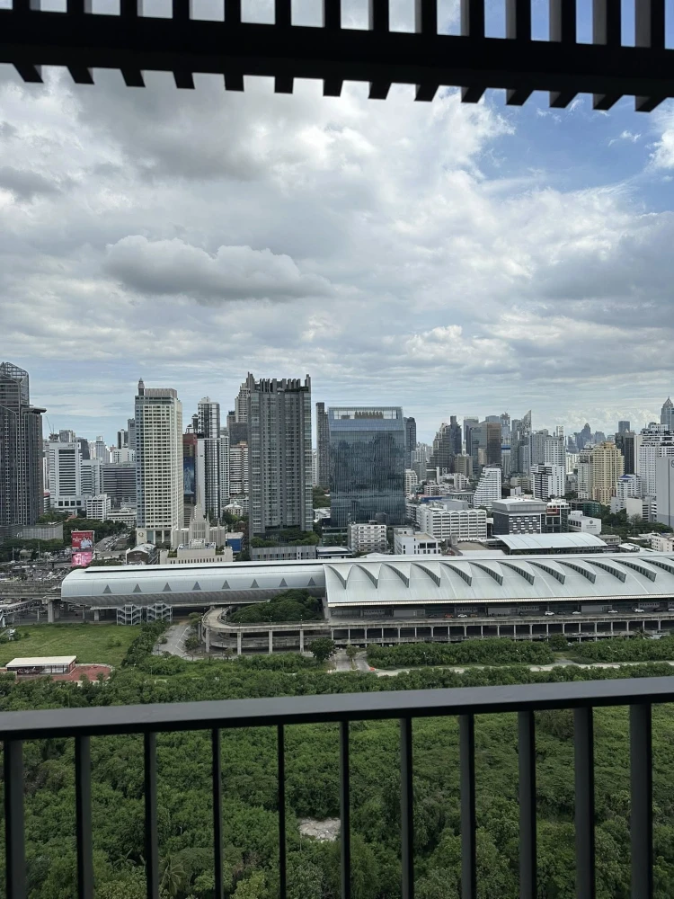 For rent Life asok hype ห้องพร้อมอยู่ ชั้น 31 ได้วิวสูง สิ่งอำนวยความสะดวกครบ มาจองเลย