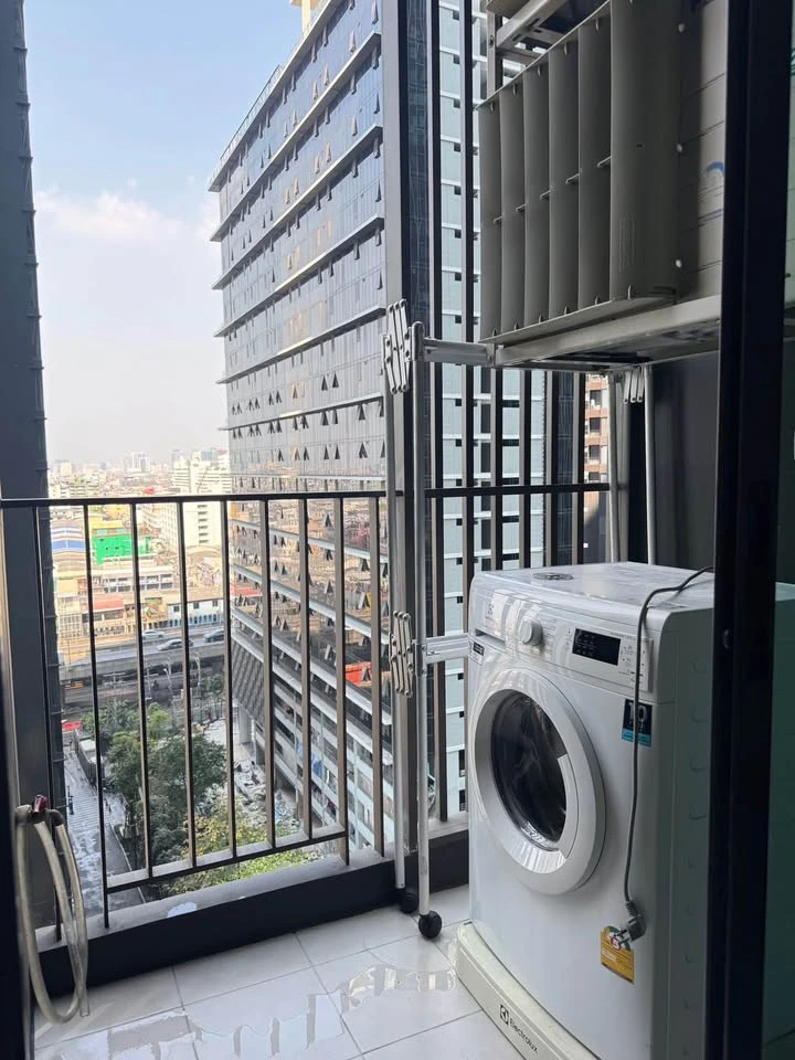 For rent Life Asoke - Rama 9, 12th floor, North side, Building B, comes with complete facilities, move in now.