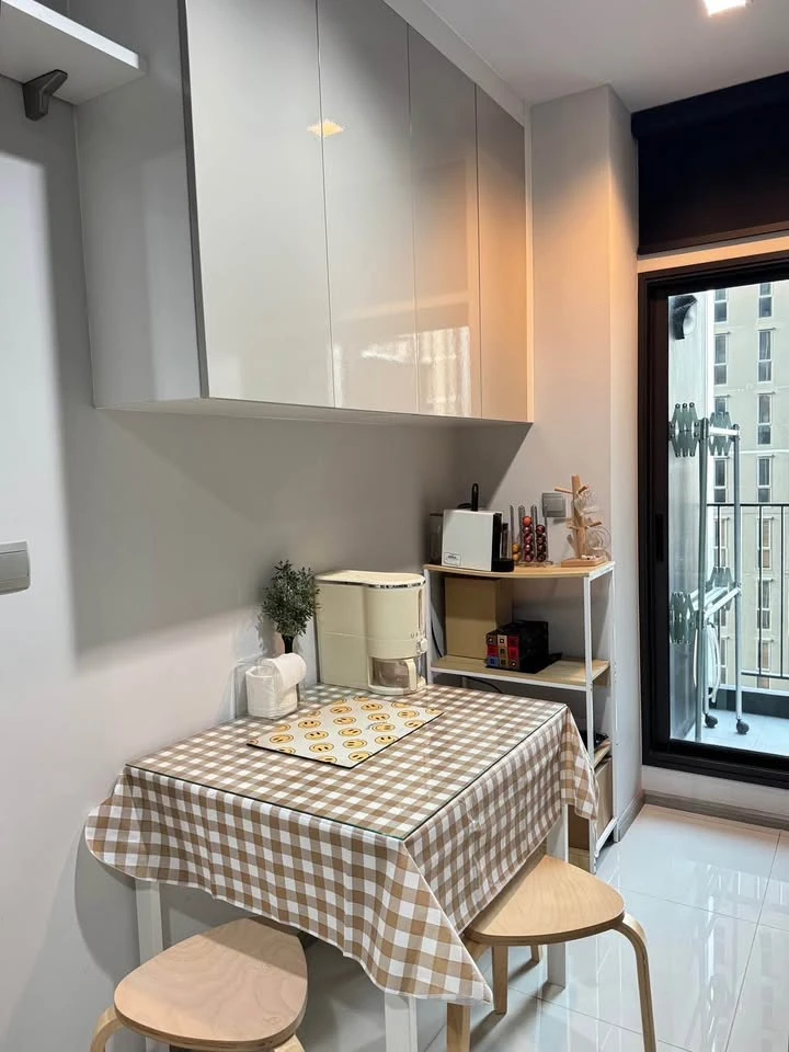 For rent Life Asoke - Rama 9, 12th floor, North side, Building B, comes with complete facilities, move in now.