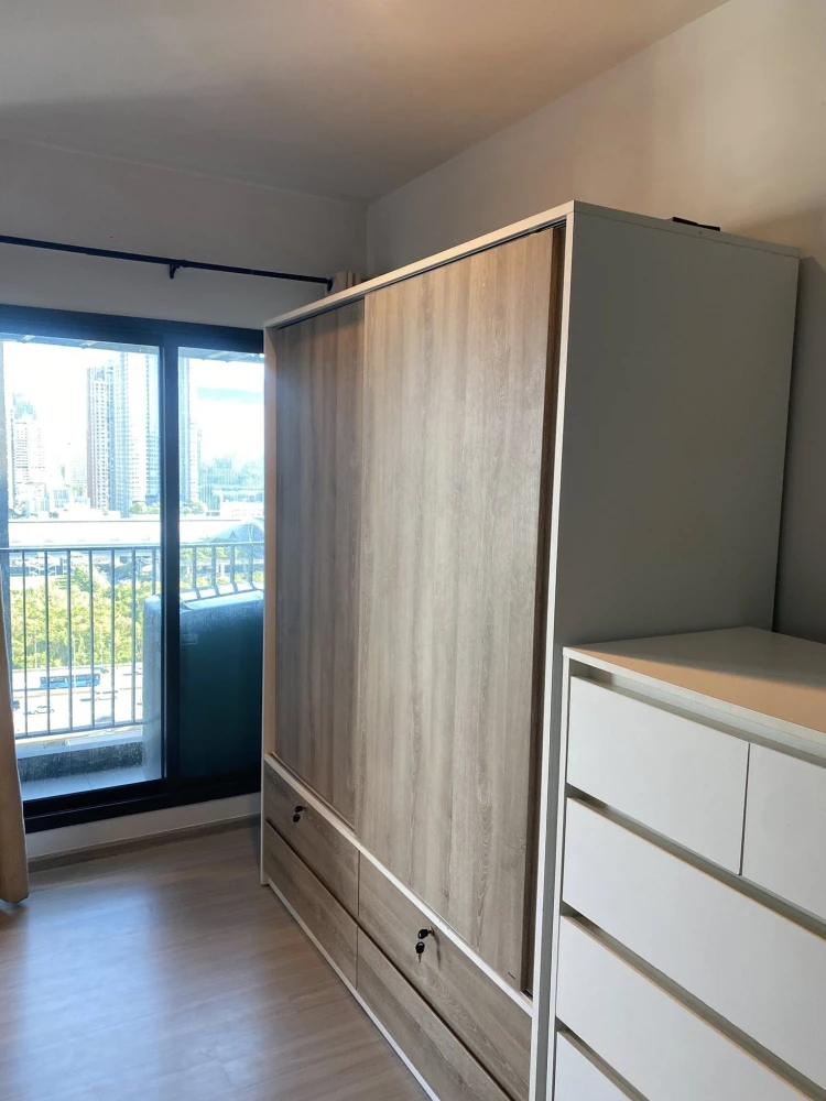 For rent Life Asoke - Rama9 ห้องพร้อมอยู่ เฟอร์ เครื่องใช้ไฟฟ้าครบ ราคาอย่างโดน มาจองเลย อย่าพลาด