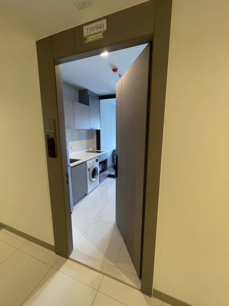 For rent Life Asoke HYPE ห้องน่าอยู่ ชั้น 31 ได้วิวสูง เฟอร์ เครื่องใช้ไฟฟ้าครบ มาแต่ตัวเข้าอยู่ได้เลย อย่าพลาด