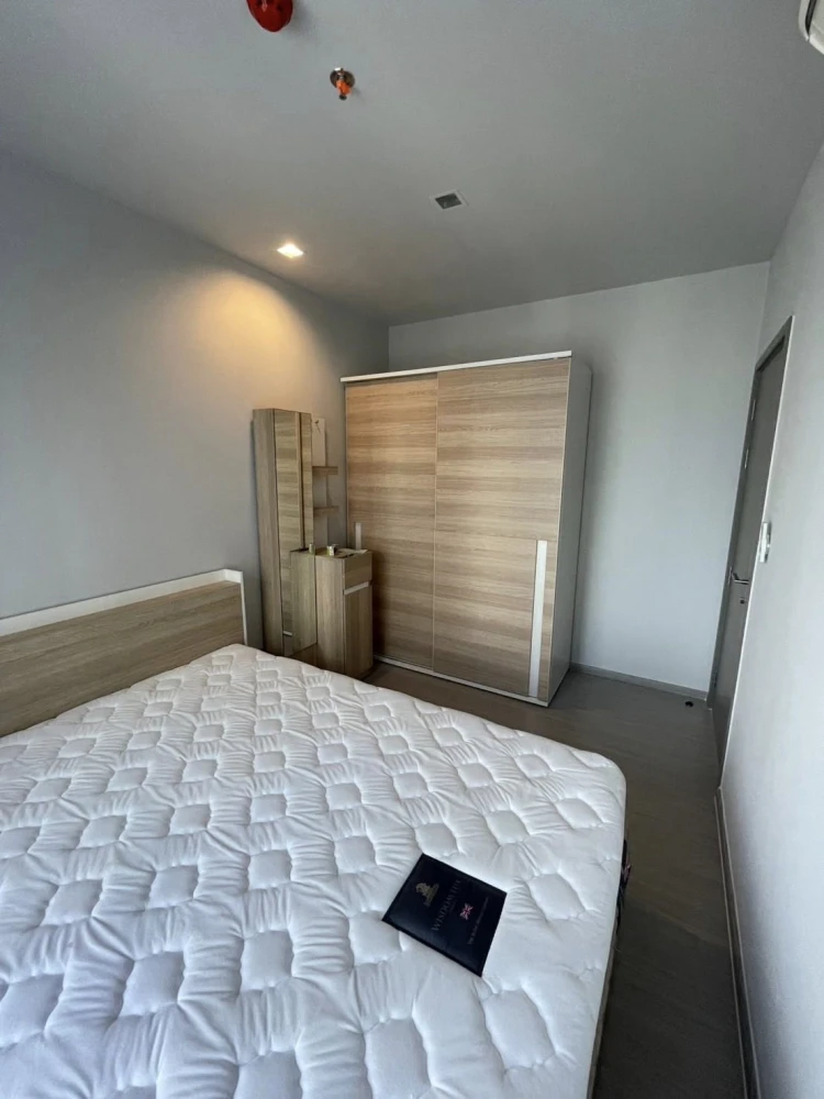 For rent: Life Asoke HYPE, a lovely unit on the 31st floor with great views. Fully furnished with appliances; just bring your belongings and move in!