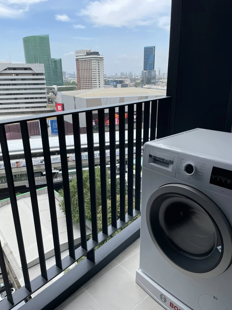 For rent Life Ladprao Valley, 18th floor, high view, comes with a very good price, hurry up and reserve, don't let it slip away.