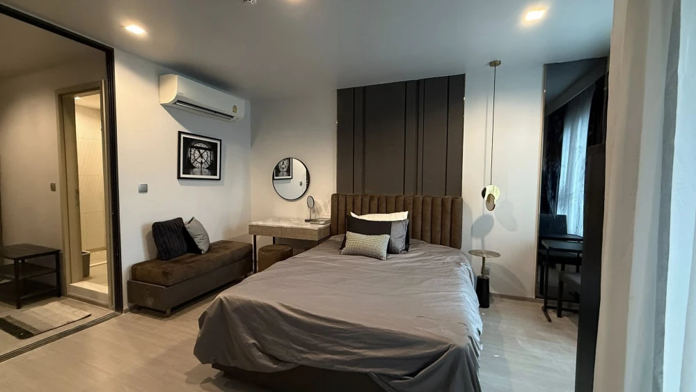 For Rent Life Ladprao, a beautifully decorated room with complete amenities. Just bring your belongings and move in. Don't miss out!
