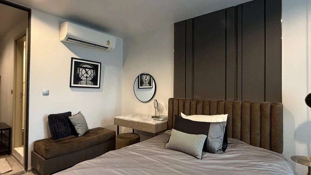 For Rent Life Ladprao, a beautifully decorated room with complete amenities. Just bring your belongings and move in. Don't miss out!