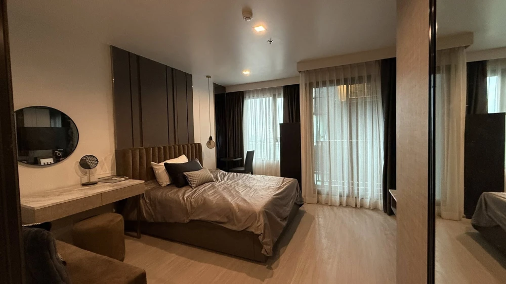 For Rent Life Ladprao, a beautifully decorated room with complete amenities. Just bring your belongings and move in. Don't miss out!