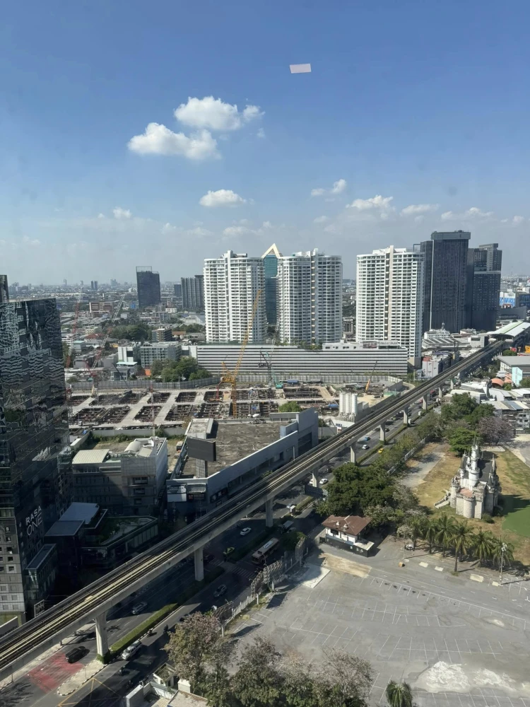 For rent Life Phahon-Ladprao, 27th floor, Dan Neramit view, North direction, furnished, ready to move in, don't miss it.