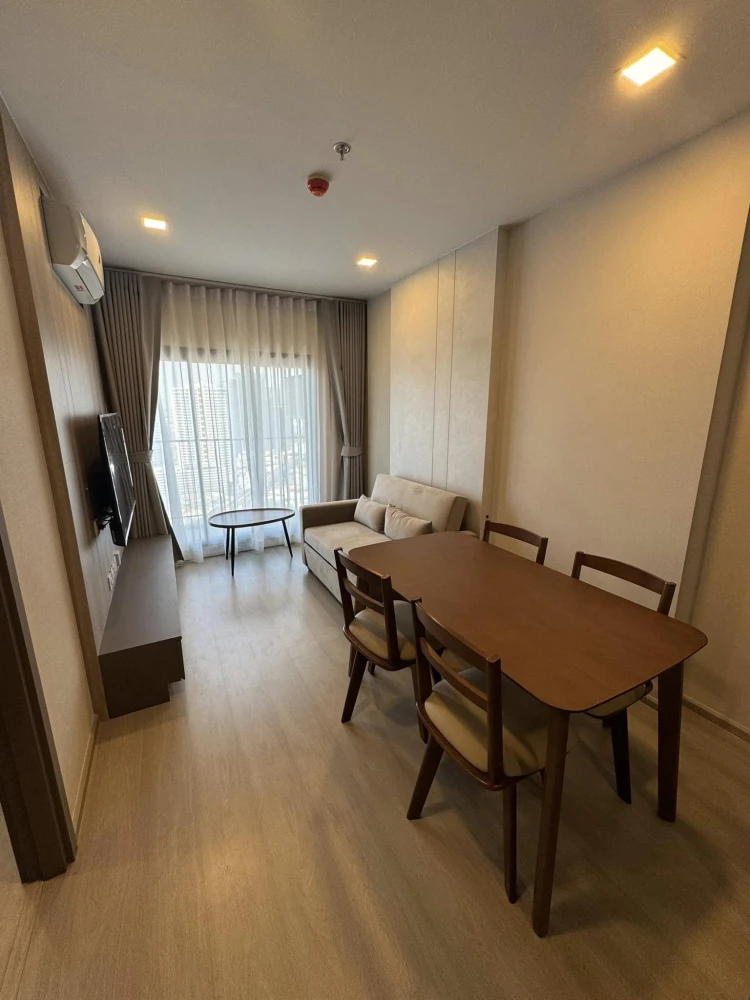For rent Life Phahon-Ladprao, 27th floor, Dan Neramit view, North direction, furnished, ready to move in, don't miss it.