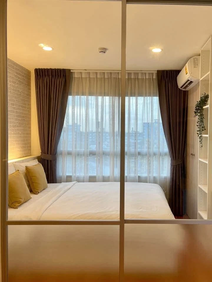 For rent: Lumpini Mixx Thepharak - Srinakarin. Nice room with built-in furniture and complete appliances. Book now!