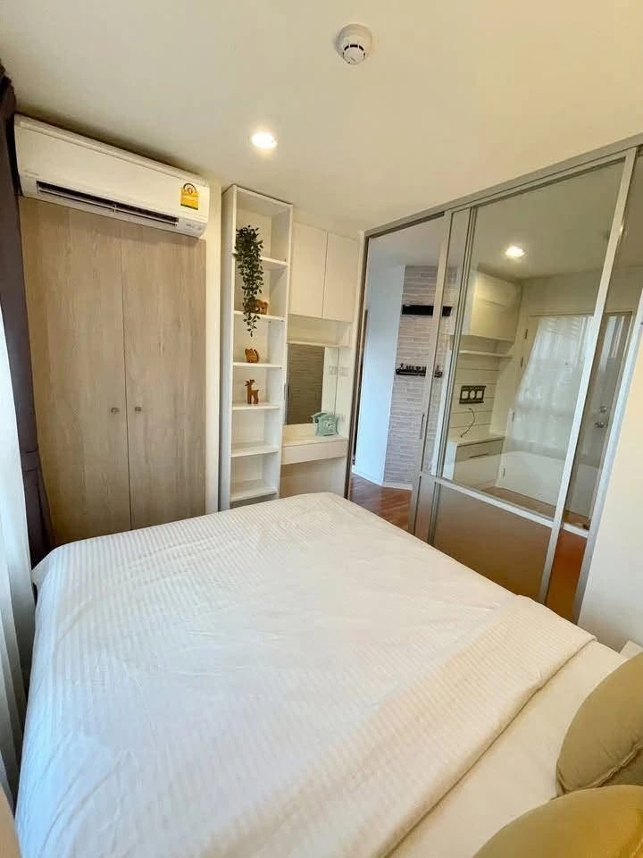 For rent: Lumpini Mixx Thepharak - Srinakarin. Nice room with built-in furniture and complete appliances. Book now!