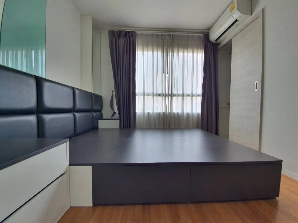 For rent: Lumpini Park Rama 9 Rachada. Nice room on the 17th floor with a great view. Fully furnished with appliances. Good price. Book now!