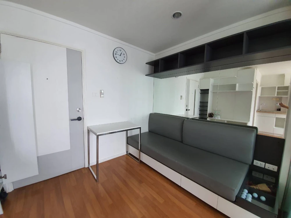 For rent: Lumpini Park Rama 9 Rachada. Nice room on the 17th floor with a great view. Fully furnished with appliances. Good price. Book now!
